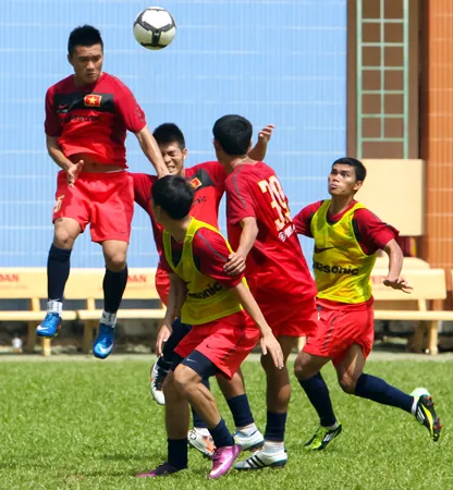 Các tuyển thủ Việt Nam hãy mau chóng quên trận lượt đi, để tập trung một trận đấu cống hiến trên sân Mỹ Đình. Ảnh: Hoàng Hùng