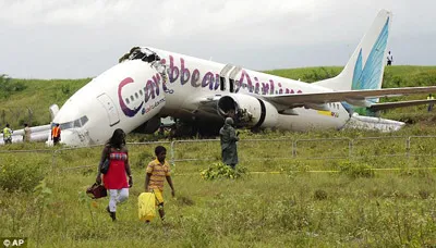 Máy bay lao xuống đất, 163 người thoát chết thần kỳ