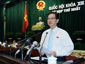 Vietnamese Prime Minister Nguyen Tan Dung proposes the Government structure during the National Assembly meeting (Vietnam News Agency photo)