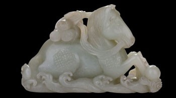 An exhibit is on teh display. (Photo: Tuoitre)