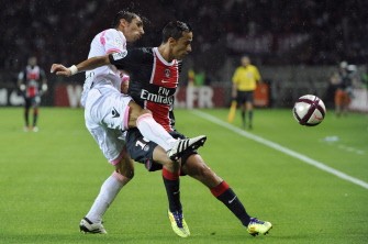 AFP - Lorient's Portuguese Pedro Miguel da Silva Rocha (L), aka Pedrinho, vies with Paris Saint-Germain's Brazilian striker Anderson Luis de Carvalho (R), aka Nene