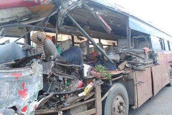 The mutilated bus, after the crash (Photo: SGGP)