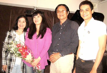 Actress Ha Giang (L), pianist Tra Giang (L, 2nd), musicians Duong Thu and singer Hai Dang (R). (Photo: Sggp)