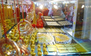 Vietnam’s gold is traded at more than VND1 million per tael higher than the global price (Photo: Phan Hien)