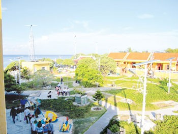 Living conditions have improved greatly on the Islands. (Photo: Sggp)