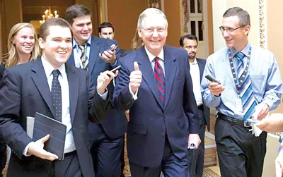 Kinh tế Mỹ được “cứu” vào phút chót