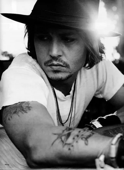 Johnny Depp thu nhập 50 triệu USD/năm
