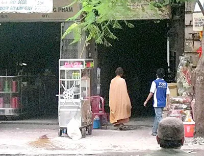 Thêm 1 sư giả khác trở về con hẻm 202 Hải Thượng Lãn Ông.