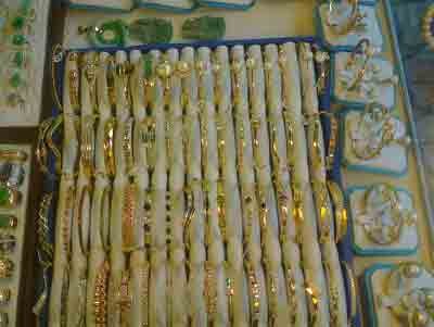 Gold prices soar in the global market as disappointing US unemployment figures released (Photo: Anh Quan)