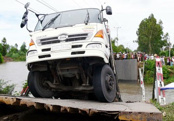 The collasped bridge