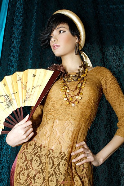 A design from the Nguoi luc tinh (southerners) collection