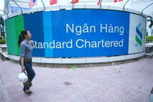 Commercial banks have all lowered their saving rate to 14 percent after stricter regulations by the State Bank (Photo: Minh Tri)