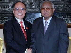 President of the Cambodian Senate Chea Sim (R) meets with Vietnam’s National Assembly Chairman Nguyen Sinh Hung in Phnom Penh September 19, 2011 (Photo: Vietnam News Agency)