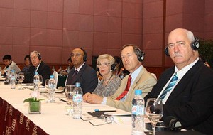 Members of the APPG Group attend a roundtable seminar on Parliamentary oversight in Hanoi September 19, 2011 (Photo: Courtesy of British Embassy)