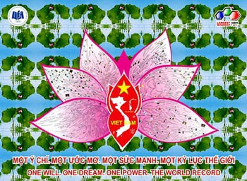 Students from the Ho Chi Minh City University of Economics have created the largest jigsaw map of Vietnam in the world.