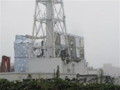Reactor building cover of unit 4 of the tsunami-crippled Fukushima Daiichi nuclear power plant in Fukushima prefecture, is seen in this handout picture taken on September 15, 2011. Photo taken September 15, 2011