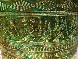 Dong Son drum is decorated with images of a sun with human and animal patterns. (Photo: SGGP)