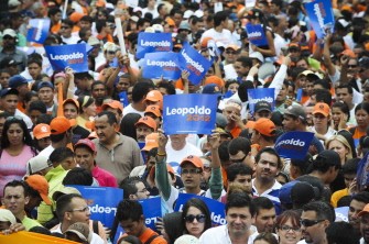 Supporters of Venzuelan opposition leader Leopoldo Lopez attend a concentration in Caracas, on September 24, 2010