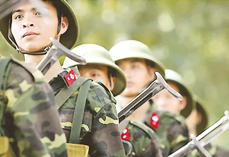 Bên tấm bia hoài niệm