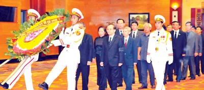 Lễ viếng đồng chí Võ Chí Công tại Hà Nội. Ảnh: MINH ĐIỀN
