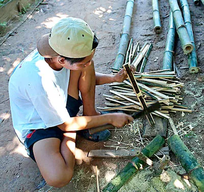 Đan lợp mùa nước nổi