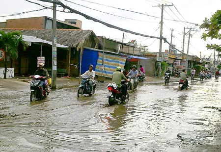 Đường An Dương Vương xuống cấp nghiêm trọng