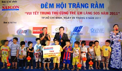 Chung sức chăm lo trẻ em nghèo