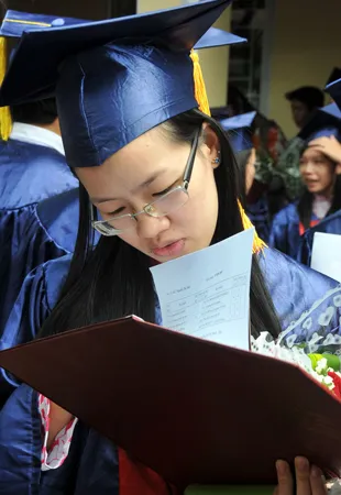 Bùng nổ đại học và hệ quả - Bài 3: Bất ổn lớn dần