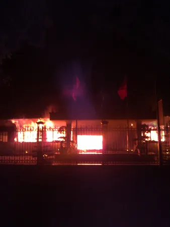 Nghệ An: Cháy lớn tại Ngân hàng Nông nghiệp và Phát triển nông thôn