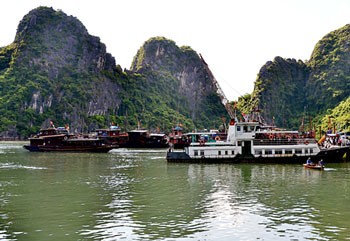 The magnificent beauty of Ha Long Bay (Photo: Sggp)