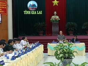 NA Chairman Nguyen Sinh Hung speaks to Gia Lai province's leaders (Source: VNA)