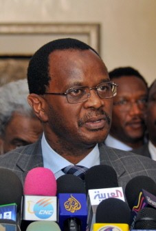 Al-Tijani Al-Sissi, chairman of Sudan's Liberation and Justice Movement (LJM), holds a press conference upon his arrival at Khartoum airport on October 22, 2011