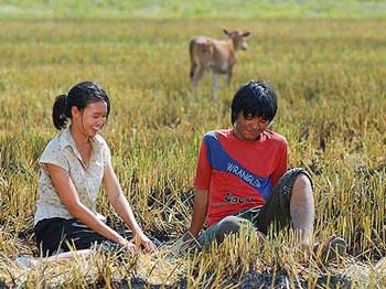 (File photo) Actress Lan Ngoc in the film Canh Dong Bat Tan (Floating Lives)
