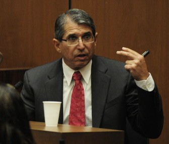AFP - Dr. Paul White, anesthesiologist and propofol expert, gives testimony during the final stage of Dr. Conrad Murray's defense case in the involuntary manslaughter trial in the death of singer Michael Jackson at the Los Angeles Superior Court in Los Angeles on October 27, 2011.