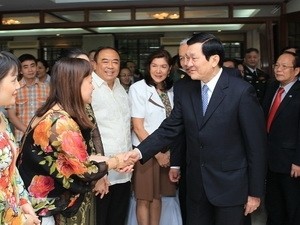 State President Truong Tan Sang (R) visits Vietnamese Embassy to the Philippines