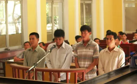 Vụ công an thị trấn Ngã Năm (Sóc Trăng) đánh chết người: 22 năm tù giam cho 4 đồng phạm