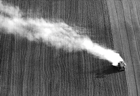 Field work. Ảnh: Rudolf Mester (Đức)