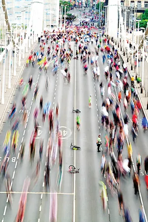 Riders. Ảnh: Levente Imre (Hungary)