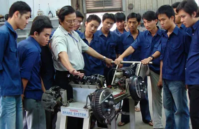 Nghịch lý ngành cơ khí - Trải thảm vẫn thiếu người