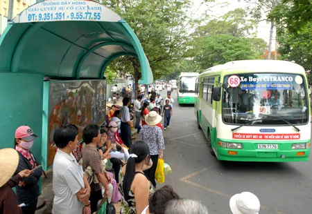 Vận động mọi người đi xe buýt: Chưa căn cơ