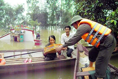Mưa to, nước trên các sông tỉnh Bình Định và Quảng Ngãi lên rất nhanh