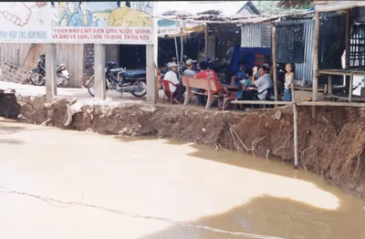 Một điểm bị sạt lở tại tỉnh Đồng Tháp. Ảnh: Huỳnh Lợi