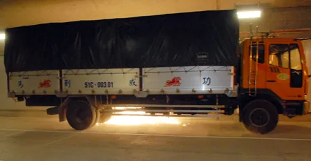 Chiếc xe tải bắt đầu đi vào tình huống giả định