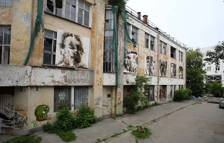 Vẽ tranh Hồng quân bằng lửa ảnh 2