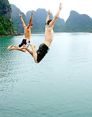 Một cách cảm nhận tận cùng sự tinh khiết của vịnh Hạ Long.