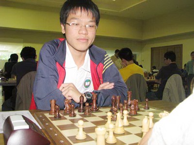 Vietnam’s Le Quang Liem competes in chess during the 26th SEA Games in Indonesia (Photo: Sai Gon Giai Phong)