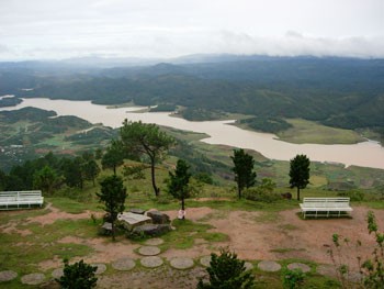 Panorama from the summit of Langbiang mountain in Da Lat City. (Photo: KK)