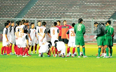 Đội U.23 Việt Nam luyện tập trong SVĐ Bung Karno. Ảnh: L.V.