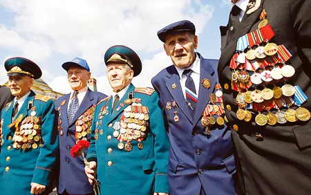 Các cựu chiến binh Nga trong ngày kỷ niệm Chiến thắng phát xít lần thứ 66 (9-5-2011).