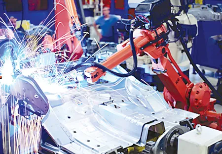 Nga tiếp tục thu hút đầu tư nước ngoài vào các ngành kinh tế trọng điểm. Ảnh: Dây chuyền lắp ráp xe hơi của hãng Citroen (Pháp) tại Kaluga, Nga.